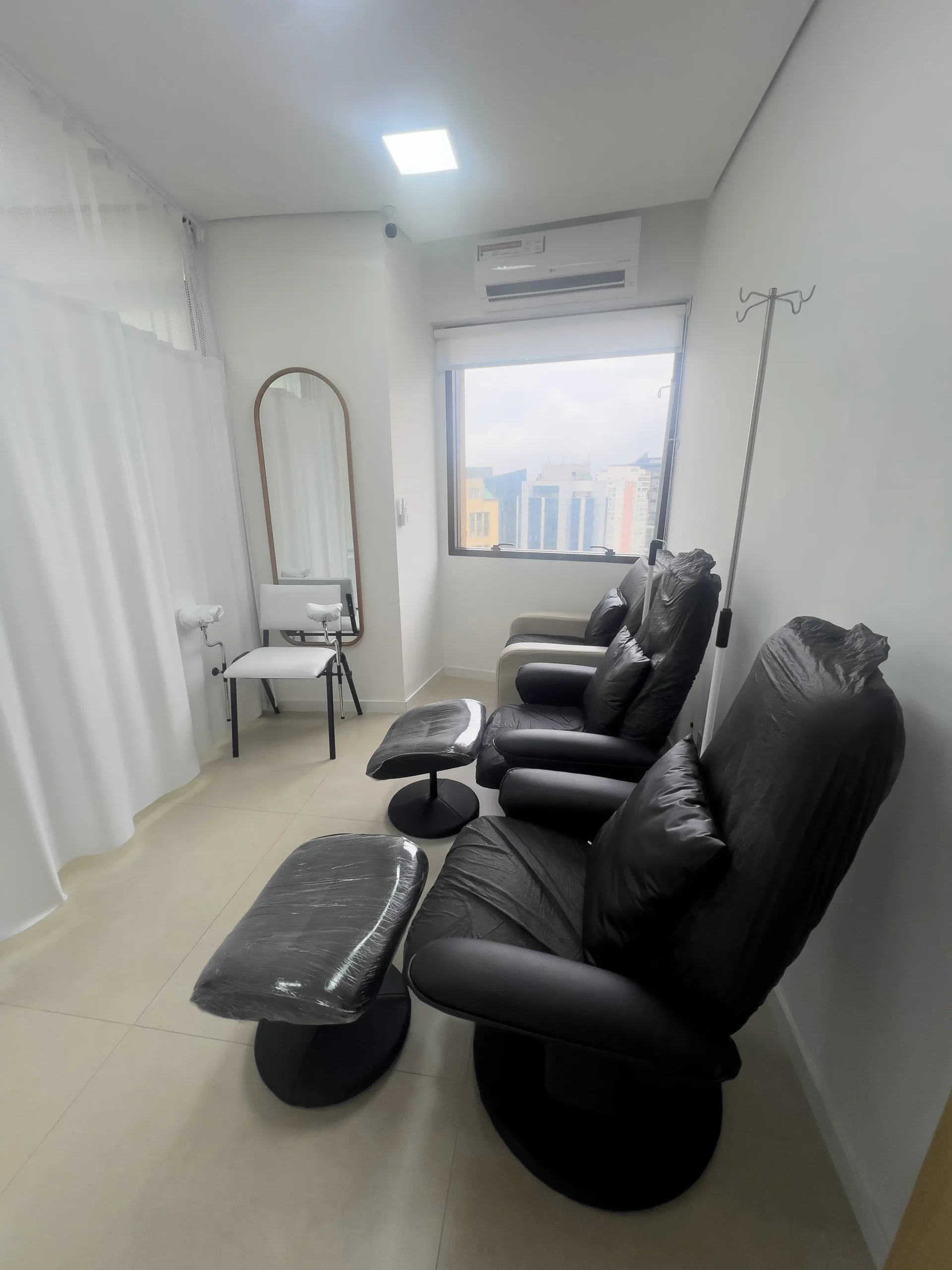 compressed-Z2So7bxVhSrSzw5Nv5fZDX3hSC6Sl9pD_img-8747